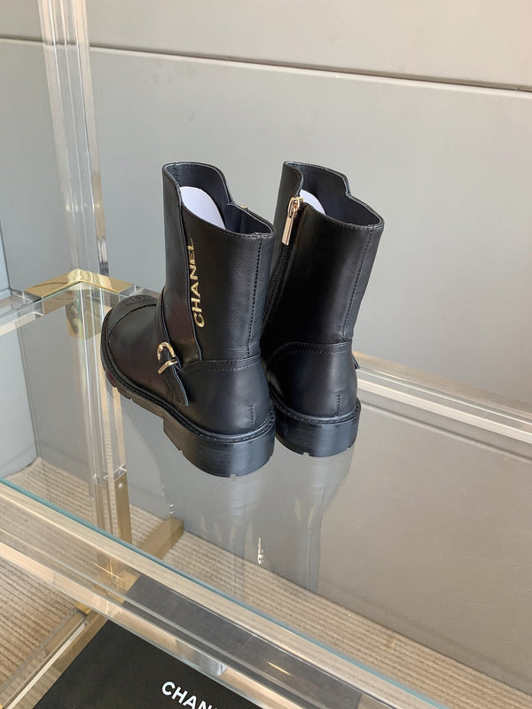 CC Front-Strap Ankle Boots 35mm Black Sheeepskin 464551