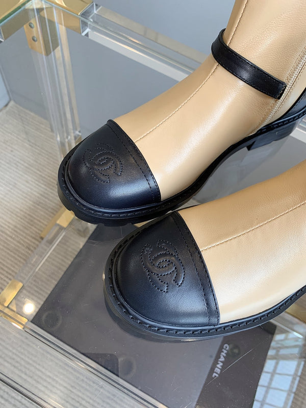 CC Front-Strap Ankle Boots 35mm Black Beige Sheeepskin 464552