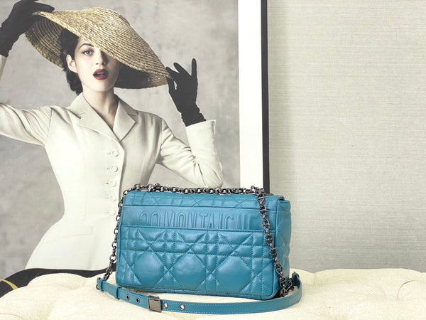 medium caro 25.5 azure blue black hardware