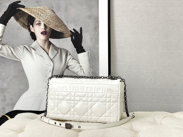 LARGE CARO BAG 28 WHITE CALFSKIN BLACK HARDWARE