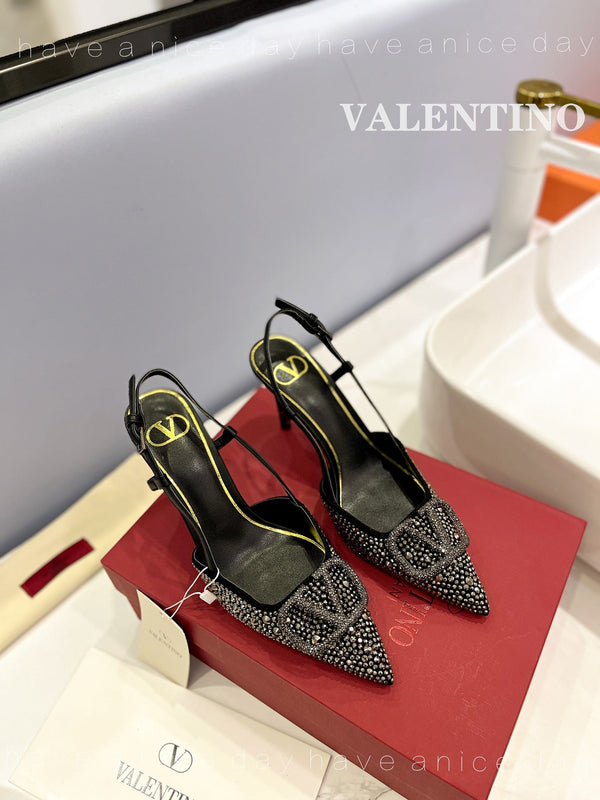 VT Signature Heels Black Diamond Calf Leather 295086