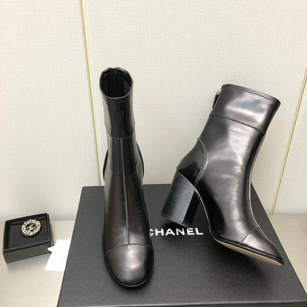 HIGH HEEL ANKLE BOOTS IN BLACK CALFSKIN