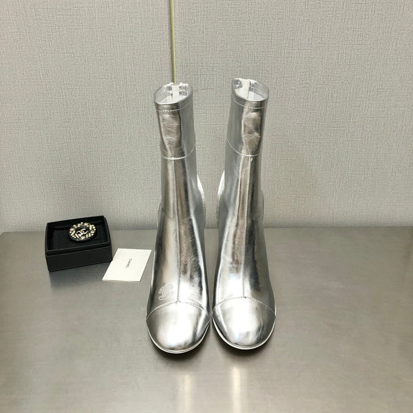 HIGH HEEL ANKLE BOOTS IN SILVER CALFSKIN