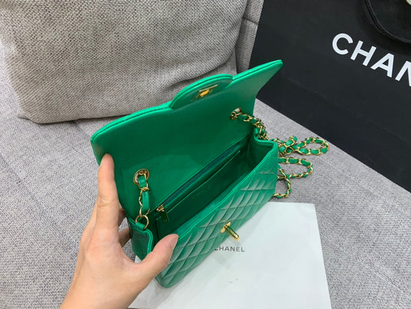 borsa con patta mini 20 cm verde scuro caviale hardware oro