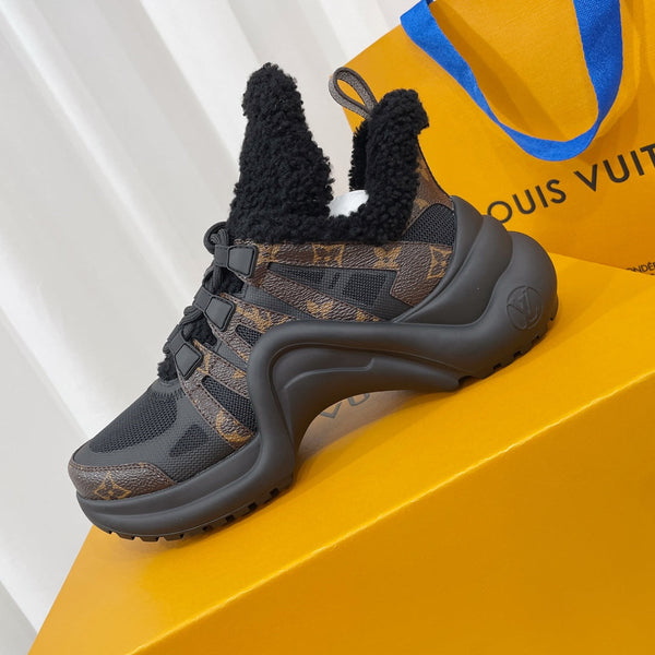 Sneaker LV Archlight in tessuto monogramma marrone scuro misto nero