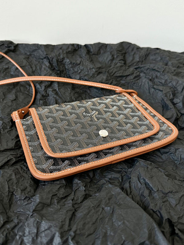 PLUMET POCKET WALLET 20 IN BLACK GOYARDINE CANVAS AND TAN LAMBSKIN TRIM