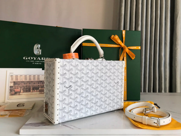 GRAND HÔTEL TRUNK BAG 24 IN WHITE GOYARDINE CANVAS AND CALFSKIN