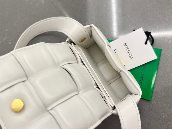 MINI CASSETTA 12 IN PELLE DI AGNELLO BIANCA