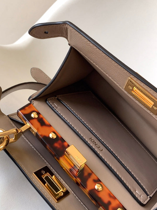 Borsa Peekaboo ISeeU Petite 20 Pelle di agnello marrone Ghw