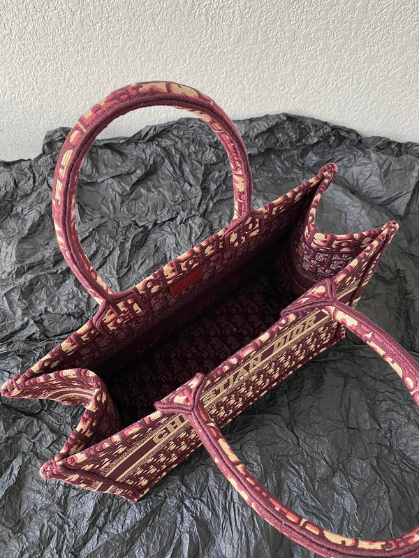 Medium CD Book Tote 36cm Burgundy Retro Style D Letter Embroidery