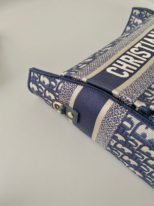 BORSA DIORCAMP MEDIA 28 RICAMO BLU OBLIQUO