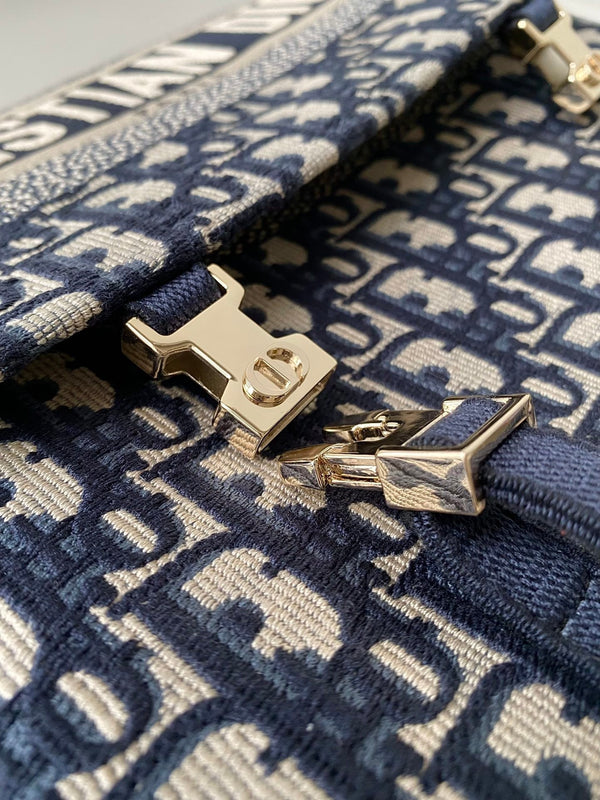 BORSA DIORCAMP MEDIA 28 RICAMO BLU OBLIQUO