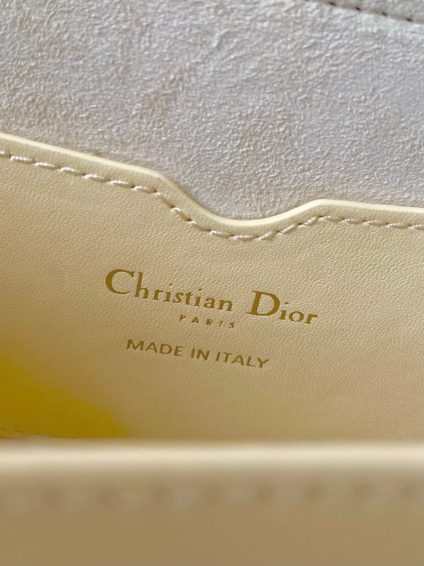 medium cd east west bobby 22cm cream calfskin ghw