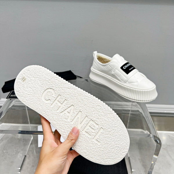 CC Low Sneaker Thick-Soled White Rain Velvet Fabric