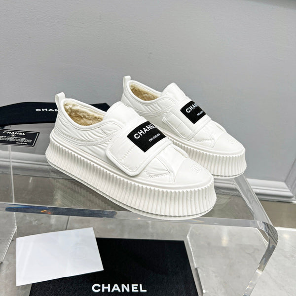 CC Low Sneaker Thick-Soled White Rain Velvet Fabric