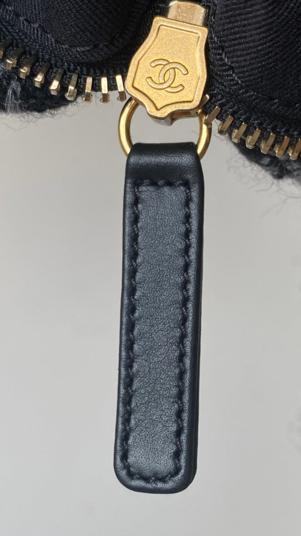 CC 2025 hobo handbag 24 black gray wool