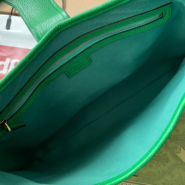 MEDIUM SHOULDER BAG 39 IN GREEN CALFSKIN GOLD HARDWARE