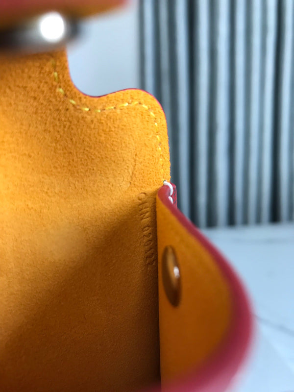 MONTMARTRE GM CASE 18 IN CLASSIC RED GOYARDINE CANVAS