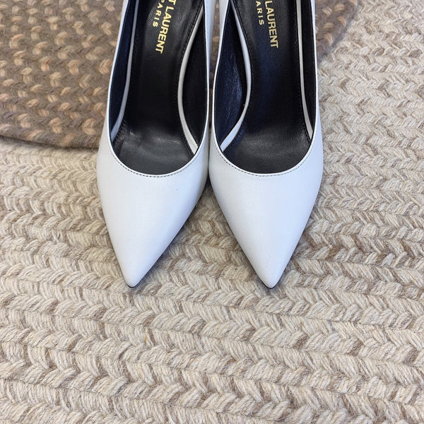 OPYUM BLACK HEEL PUMPS IN WHITE SMOOTH LAMBSKIN