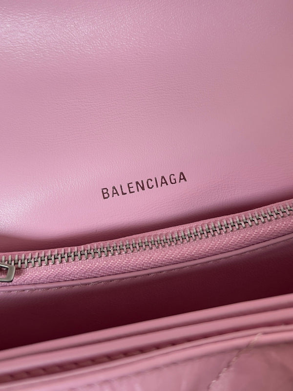 CRUSH CHAINED BAG 25 IN PINK QUILTED CRUSHED CALFSKIN SILVER HARDWARE