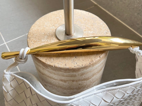 SARDINA 33 CON CATENA IN PELLE DI AGNELLO BIANCA