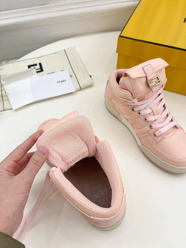 STIVALI DA SNEAKER CON LOGO FENDI IN PELLE DI AGNELLO ROSA CHIARO
