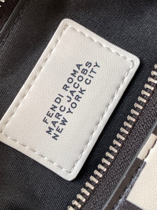 FENDIGRAPHY SMALL 29 IN WHITE MIX BLACK SMOOTH CALFSKIN SILVER HARDWARE