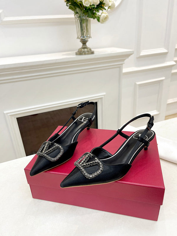 Valentino 25 Vlogo Signature Slingback Pumps Nero Seta 239505