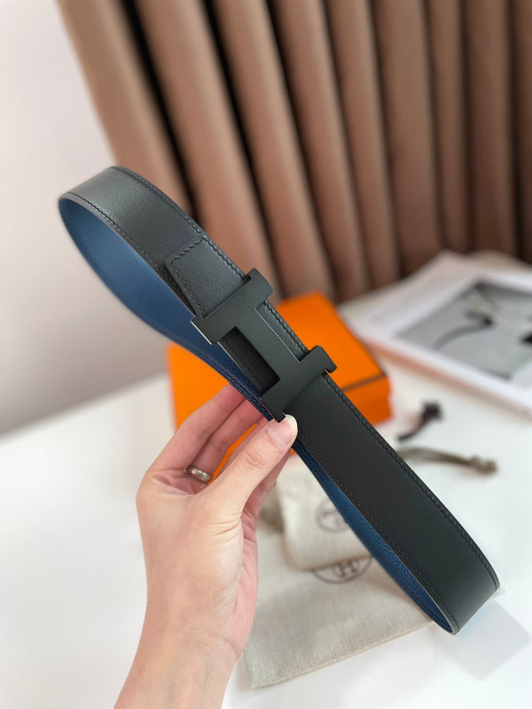 HM CONSTANCE BELT BUCKLE & REVERSIBLE NAVY BLUE AND BLACK LEATHER STRAP 38MM