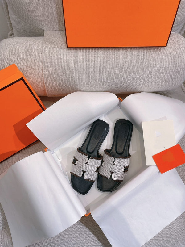 0RAN SANDAL BLACK CANVAS