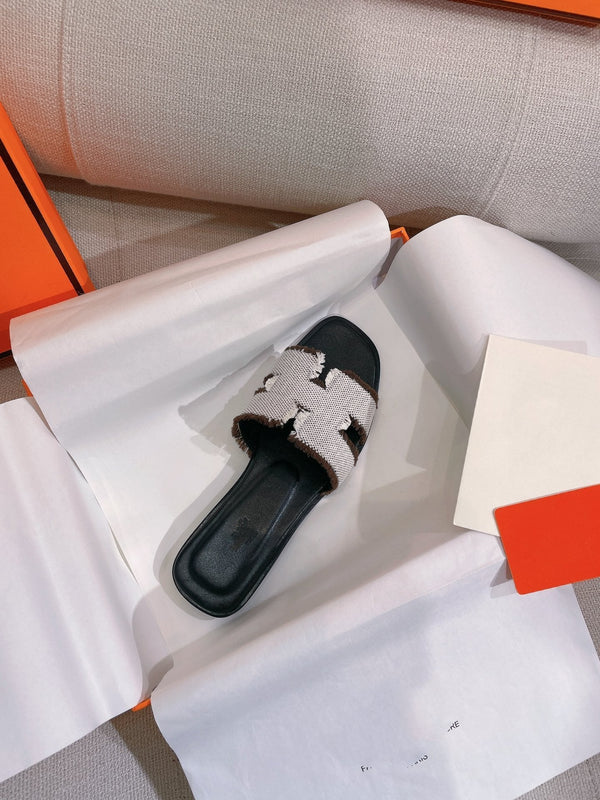 0RAN SANDAL BLACK CANVAS