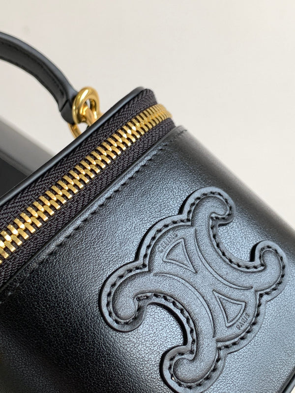 MINI VANITY CASE TRIOMPHE BLACK CALFSKIN