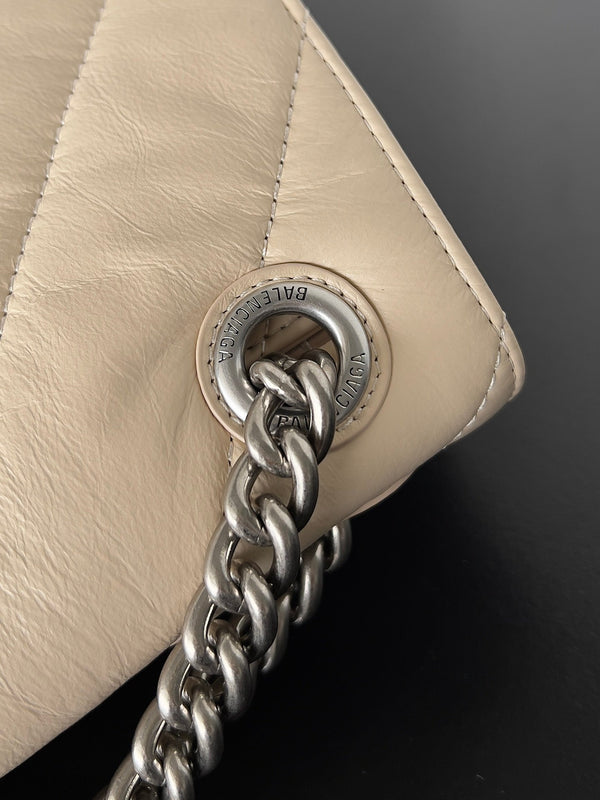 CRUSH CHAINED BAG 32 IN BEIGE QUILTED LAMBSKIN SILVER HARDWARE
