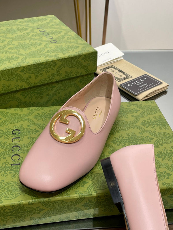 BLONDIE LOGO-PLAQUE LOAFERS IN LIGHT PINK CALFSKIN