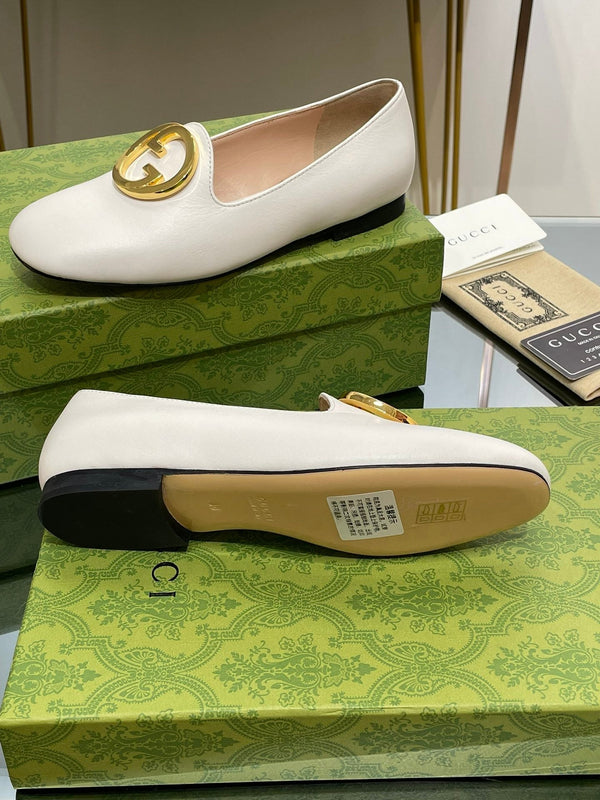 BLONDIE LOGO-PLAQUE LOAFERS IN WHITE CALFSKIN