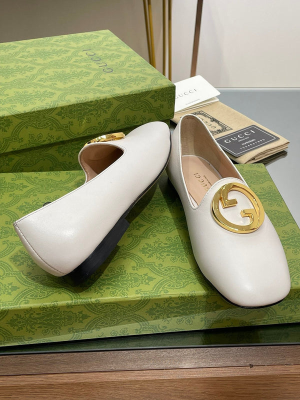 BLONDIE LOGO-PLAQUE LOAFERS IN WHITE CALFSKIN