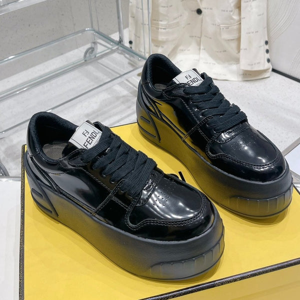 FENDI LOW-TOP TRAINER IN BLACK CALFSKIN