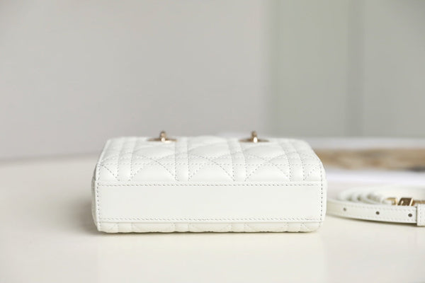 LADY D-JOY MICRO 16 IN PELLE DI AGNELLO BIANCA