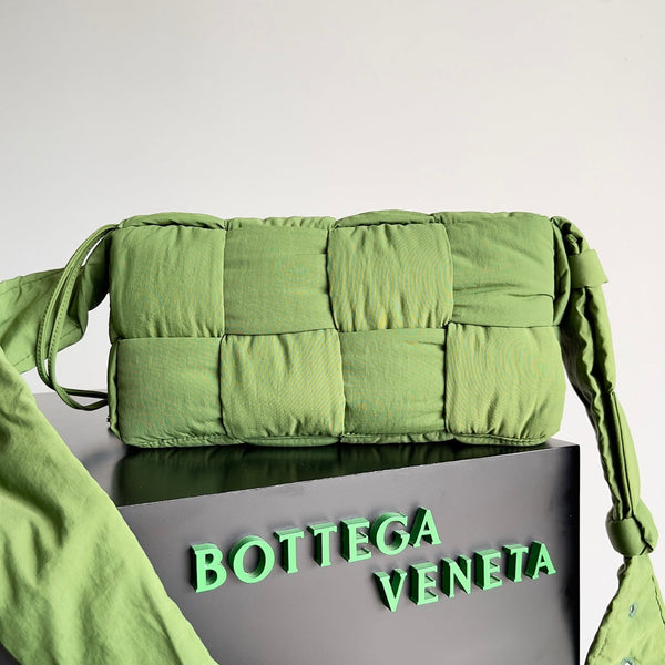 BV CASSETTE 32 BORSA IN POLIAMMIDE VERDE FELCE