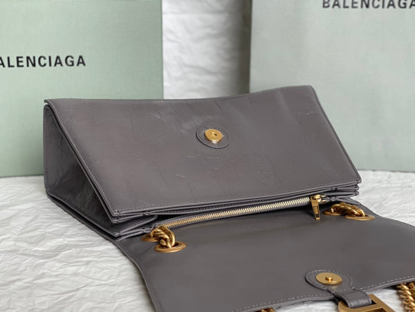 CRUSH MEDIUM CHAIN BAG 31 IN SUVA GRAY CRUSHED CALFSKIN GOLD HARDWARE