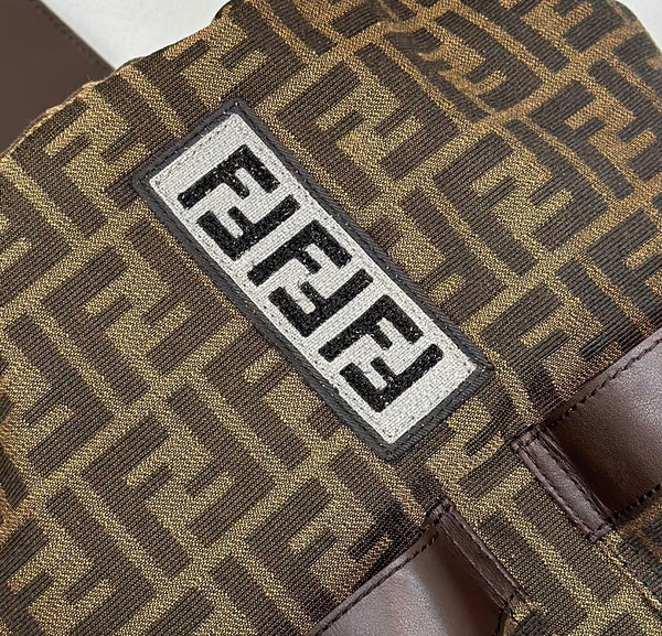 ZAINO FENDI STRIKE 41 MEDIUM FF IN TESSUTO JACQUARD MARRONE MOCHA