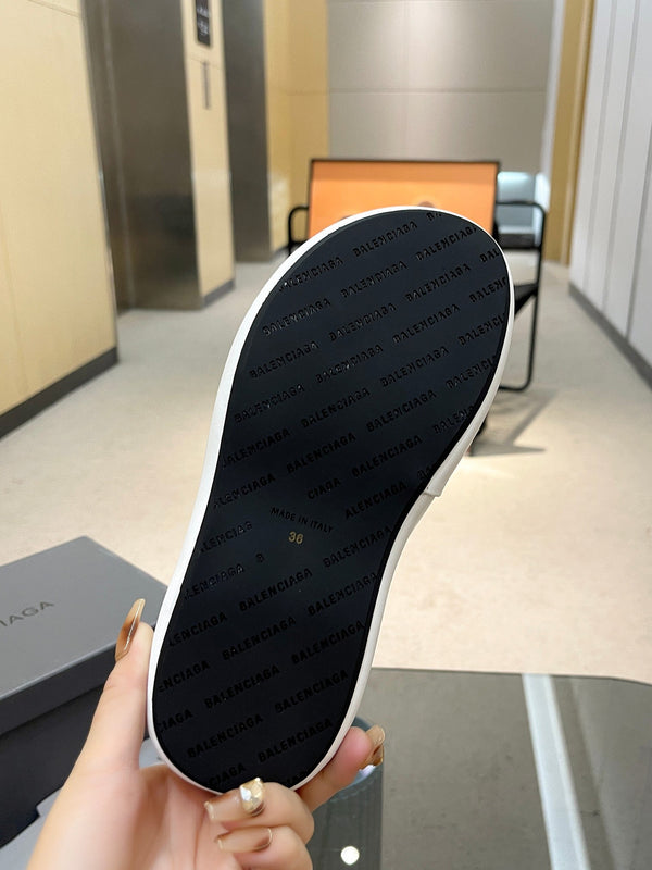 WEDGE SANDALS IN WHITE SOFT LAMBSKIN