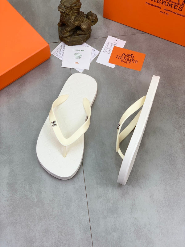 HM THONG SLIPPERS WHITE RUBBER