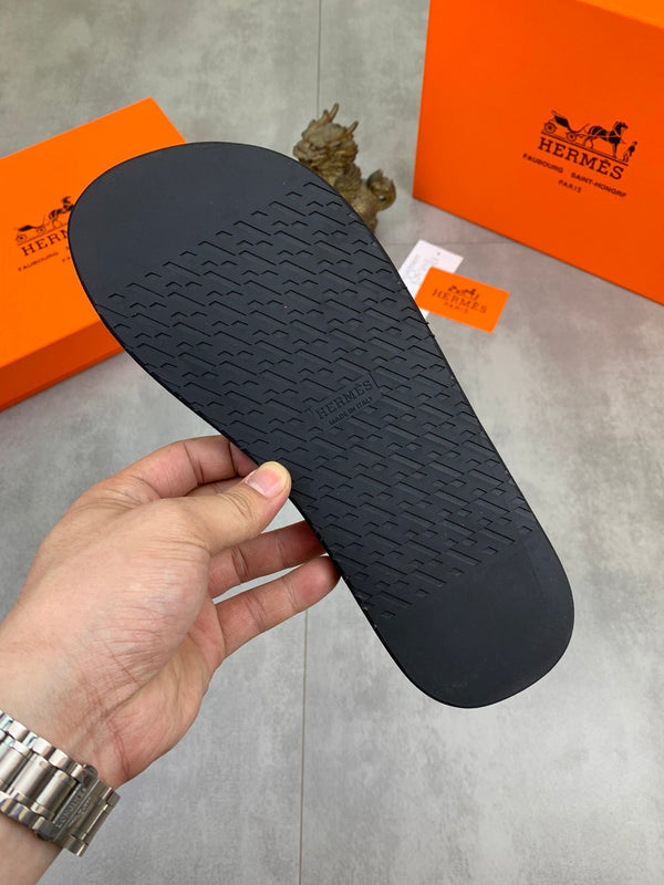 HM THONG SLIPPERS BLACK RUBBER