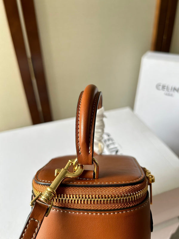 MINI VANITY CASE CUIR TRIOMPHE 9 IN BRONZE BROWN SMOOTH CALFSKIN