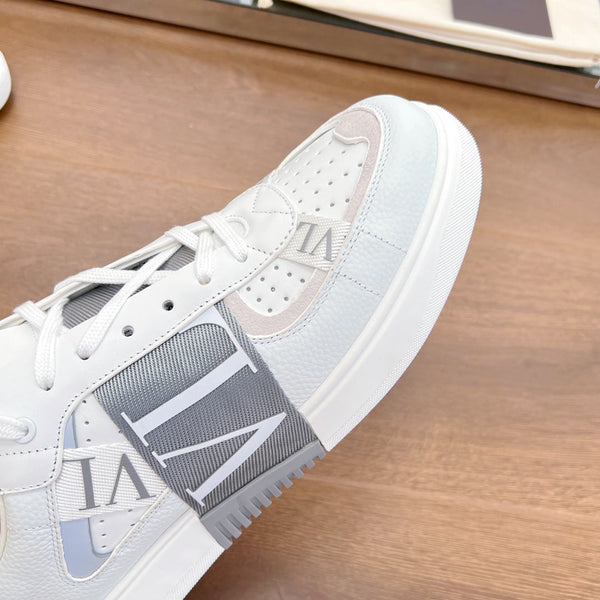 VL7N LOW-TOP WHITE CALFSKIN AND GREY FABRIC SNEAKER WITH BANDS
