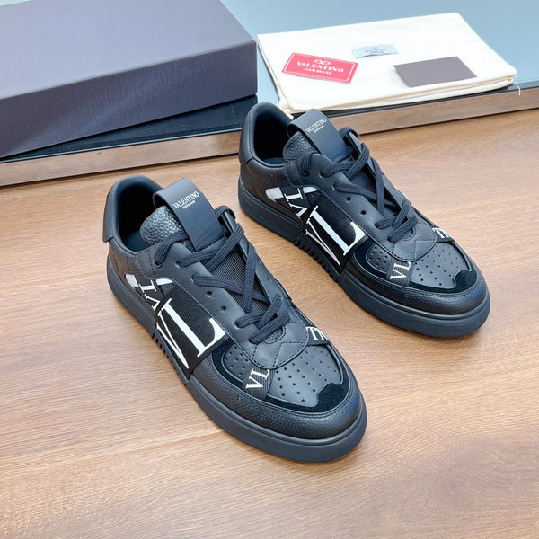 SNEAKER BASSA VL7N IN VITELLO NERO E TESSUTO CON FASCE