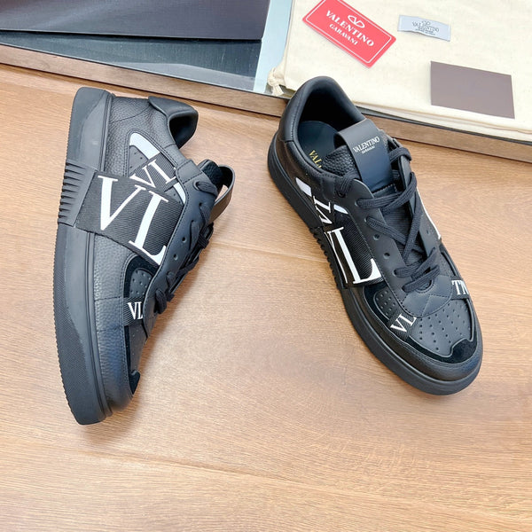 SNEAKER BASSA VL7N IN VITELLO NERO E TESSUTO CON FASCE