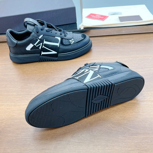 SNEAKER BASSA VL7N IN VITELLO NERO E TESSUTO CON FASCE