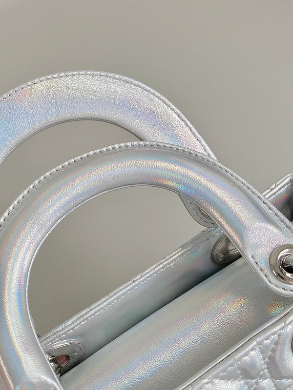 SMALL LADY 20 ARGENTO METALLIZZATO IN PELLE DI AGNELLO